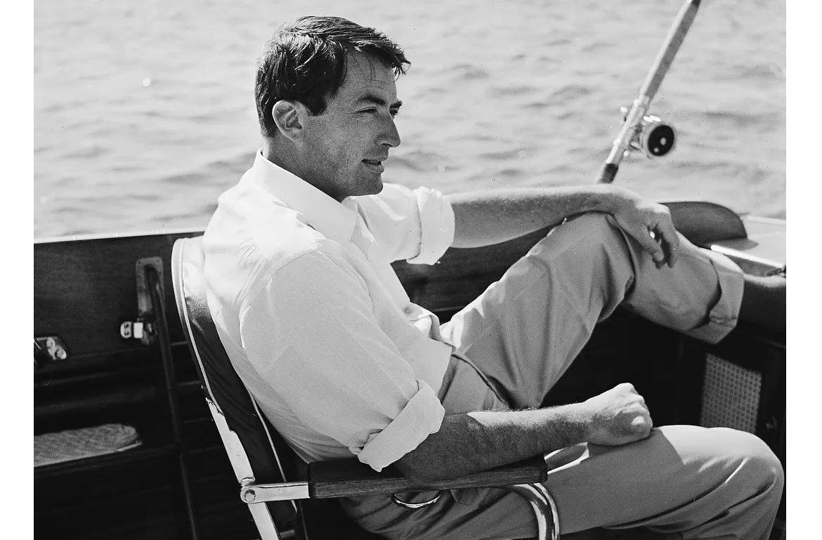 Den amerikanske skådespelaren Gregory Peck ombord på ett 35-fots fartyg, sommaren 1956.
Foto: Graphic House/Archive Photos/Getty Images