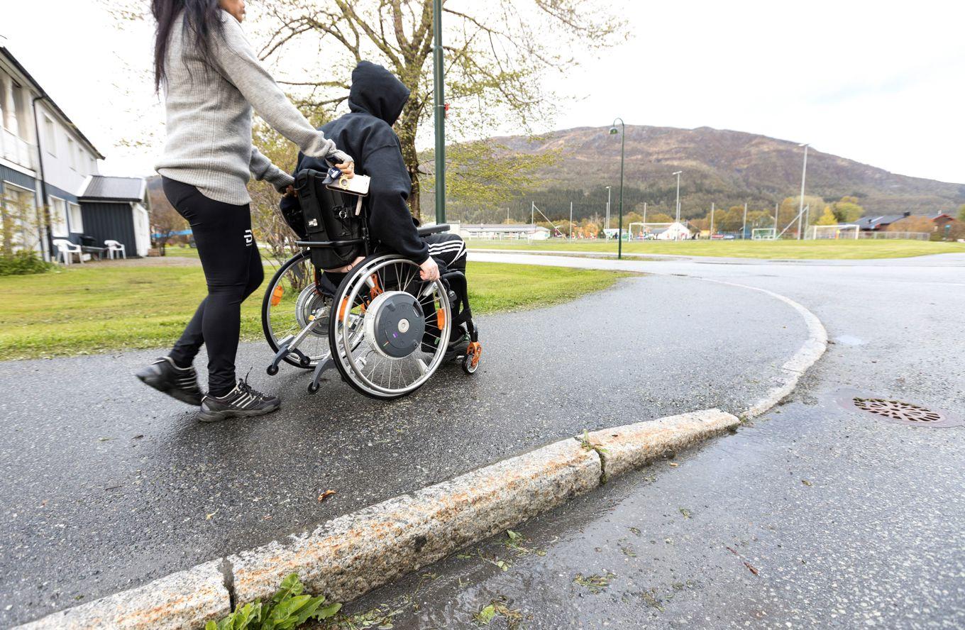 Flera personalbyten under dygnet ger otrygghet hos en del brukare. Om skälen är tillräckliga kan man få undantag för att få ha personal på dygnspass. Foto: Gorm Kallestad / NTB scanpix / TT