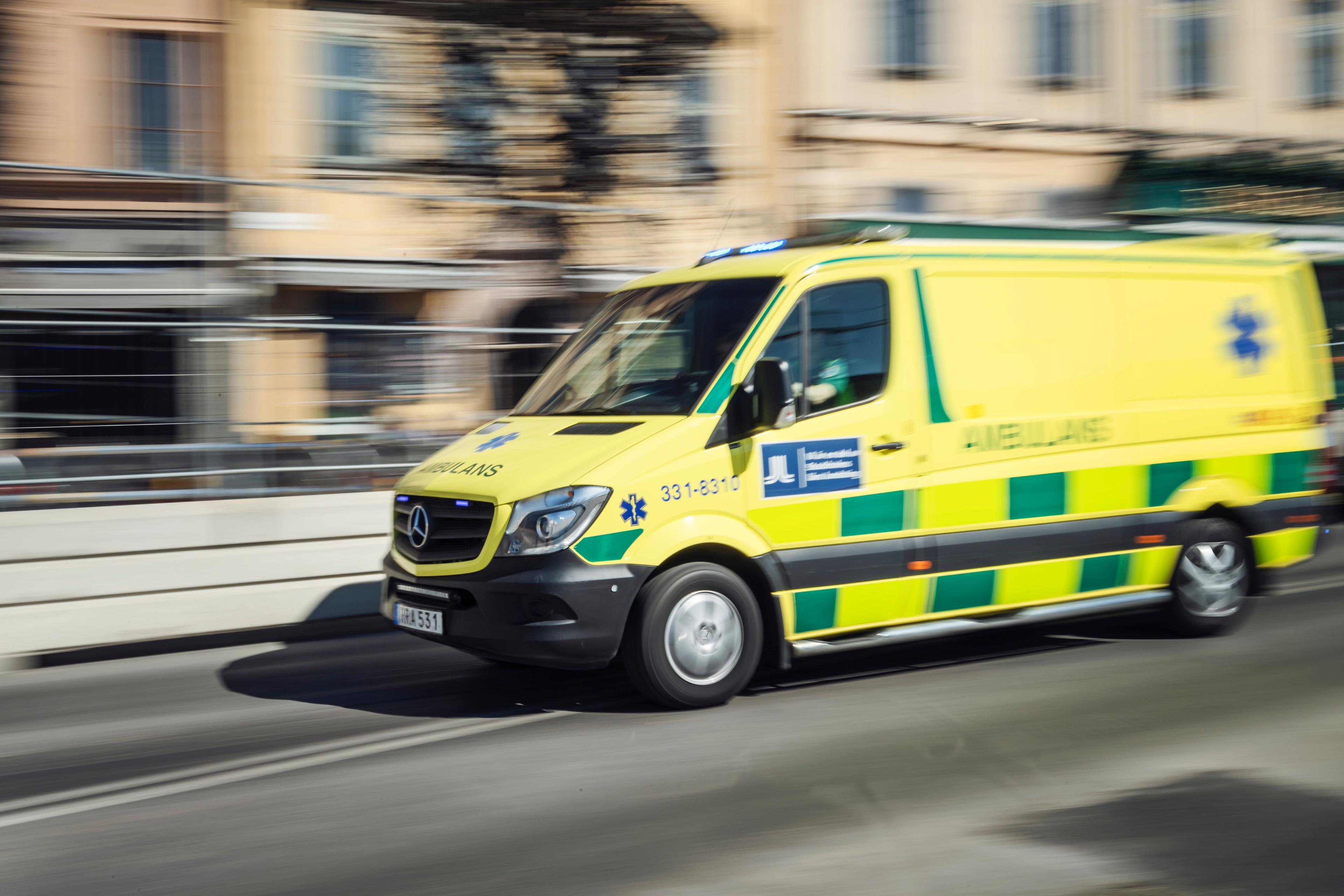 Mannen fördes till sjukhus med ambulans men hans liv gick inte att rädda. Arkivbild. Foto: Stina Stjernkvist/TT