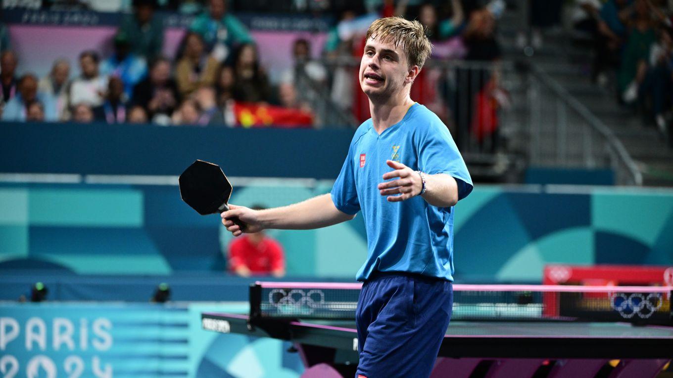 Truls Möregårdh förlorade singelmatchen mot Fan Zhendong med 2–3 i set i OS-finalen i lag. Foto: Jonas Ekströmer/TT