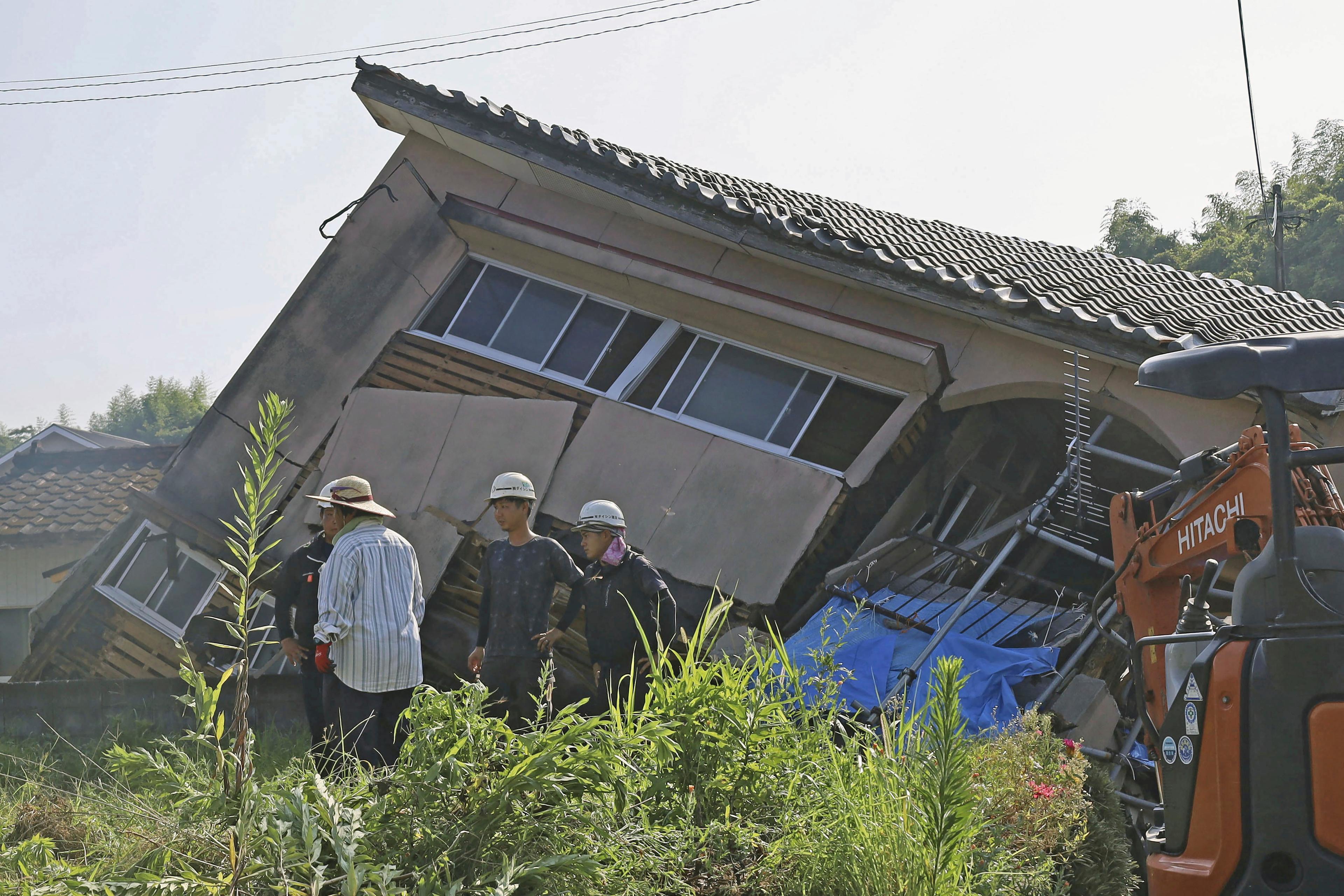 Oron i Japan är stor efter att ett skalv har inträffat. Foto: AP/TT