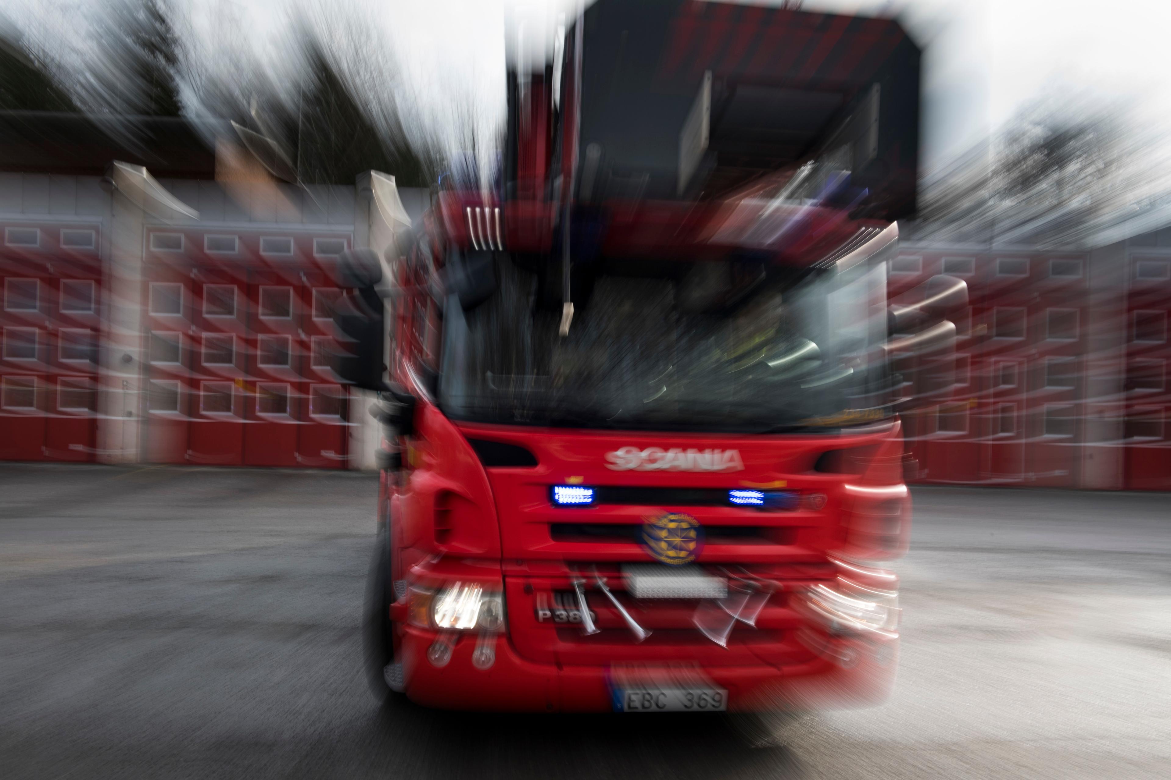 Räddningstjänsten bekämpar en brand i en hamn i Göteborg. Arkivbild. Foto: Pontus Lundahl/TT