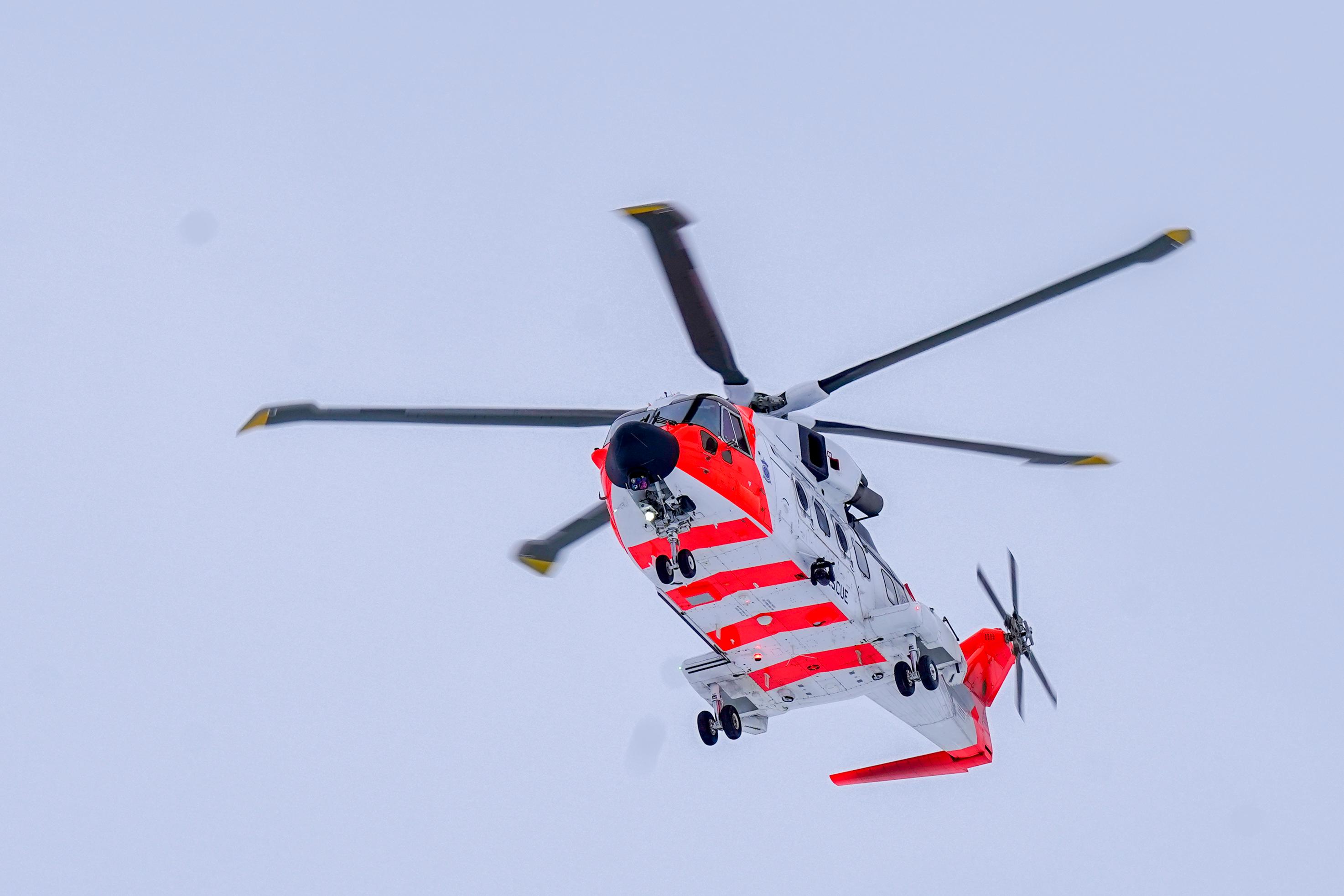 Under natten har bland annat helikopter sökt efter den saknade personen, som ännu inte återfunnits. Arkivbild. Foto: Heiko Junge/NTB/TT