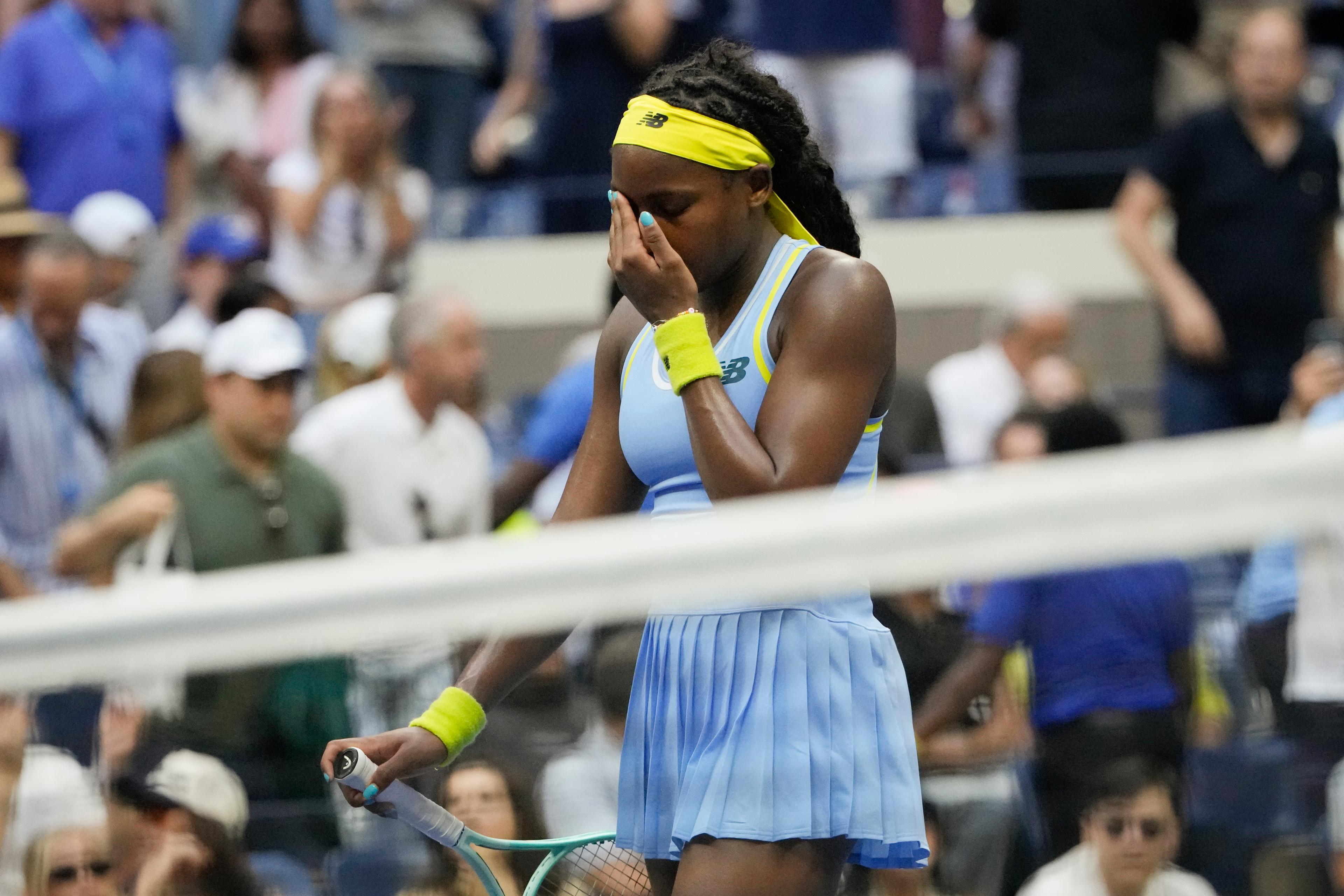 Amerikanska Coco Gauff, som förra året tog hem US Open-titeln, reagerar efter förlusten mot Emma Navarro. Foto: Pamela Smith/AP/TT