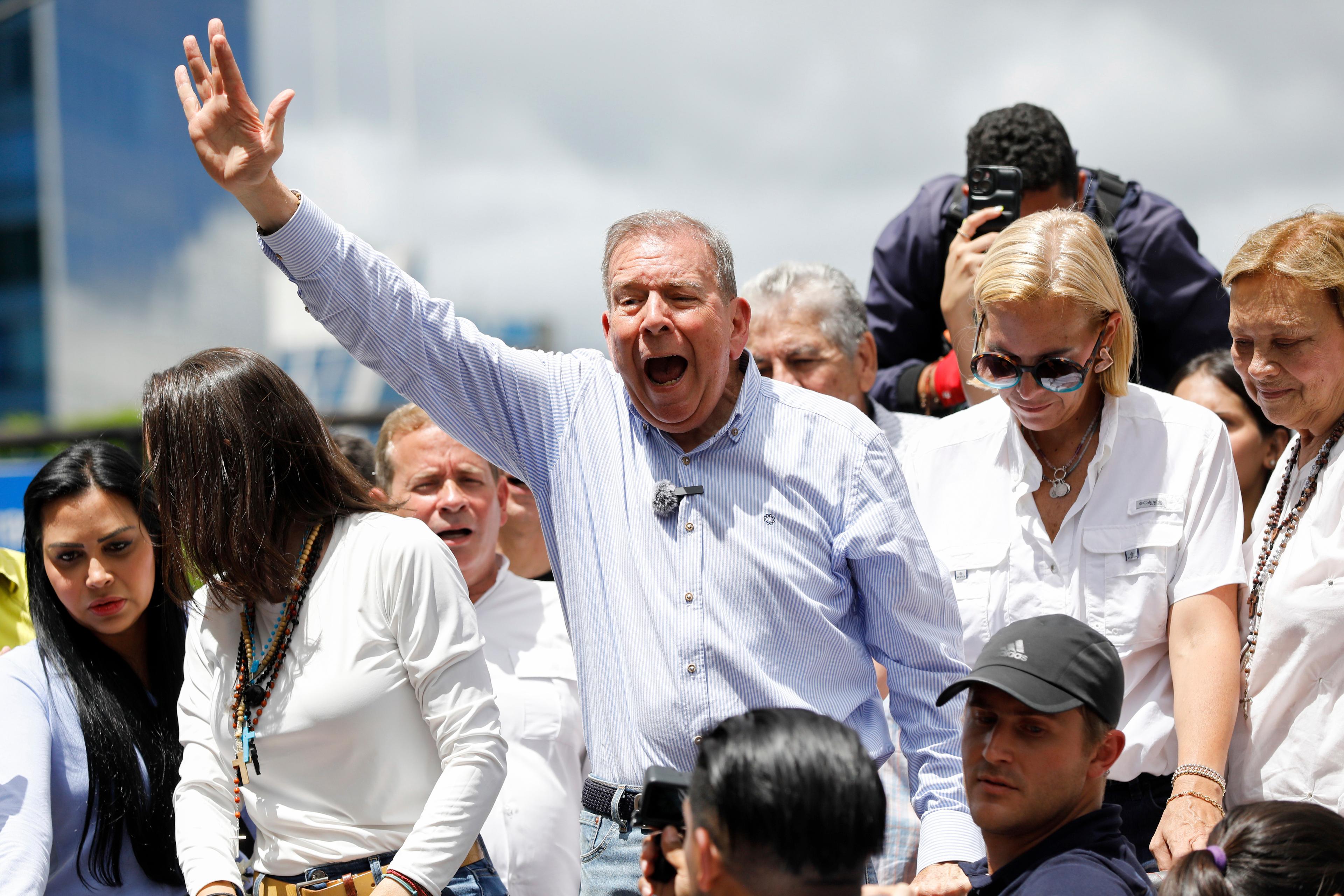 Oppositionens presidentkandidat Edmundo González Urrutia under en demonstration i Caracas i juli. Arkivbild. Foto: Cristian Hernandez/AP/TT