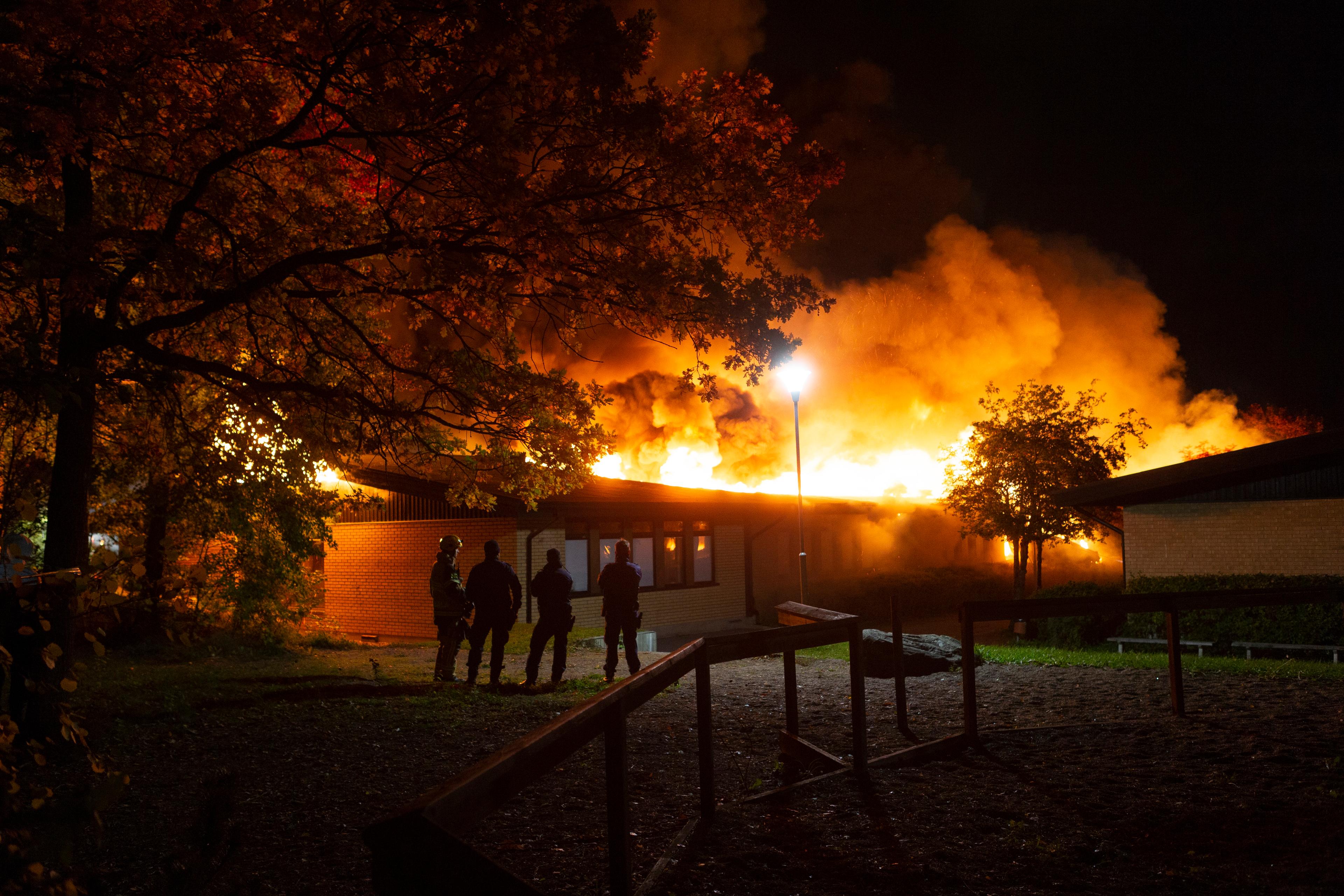 Två flickor krävs på ett stort skadestånd efter branden i Gottsundaskolan. Arkivbild. Foto: Staffan Claesson/TT