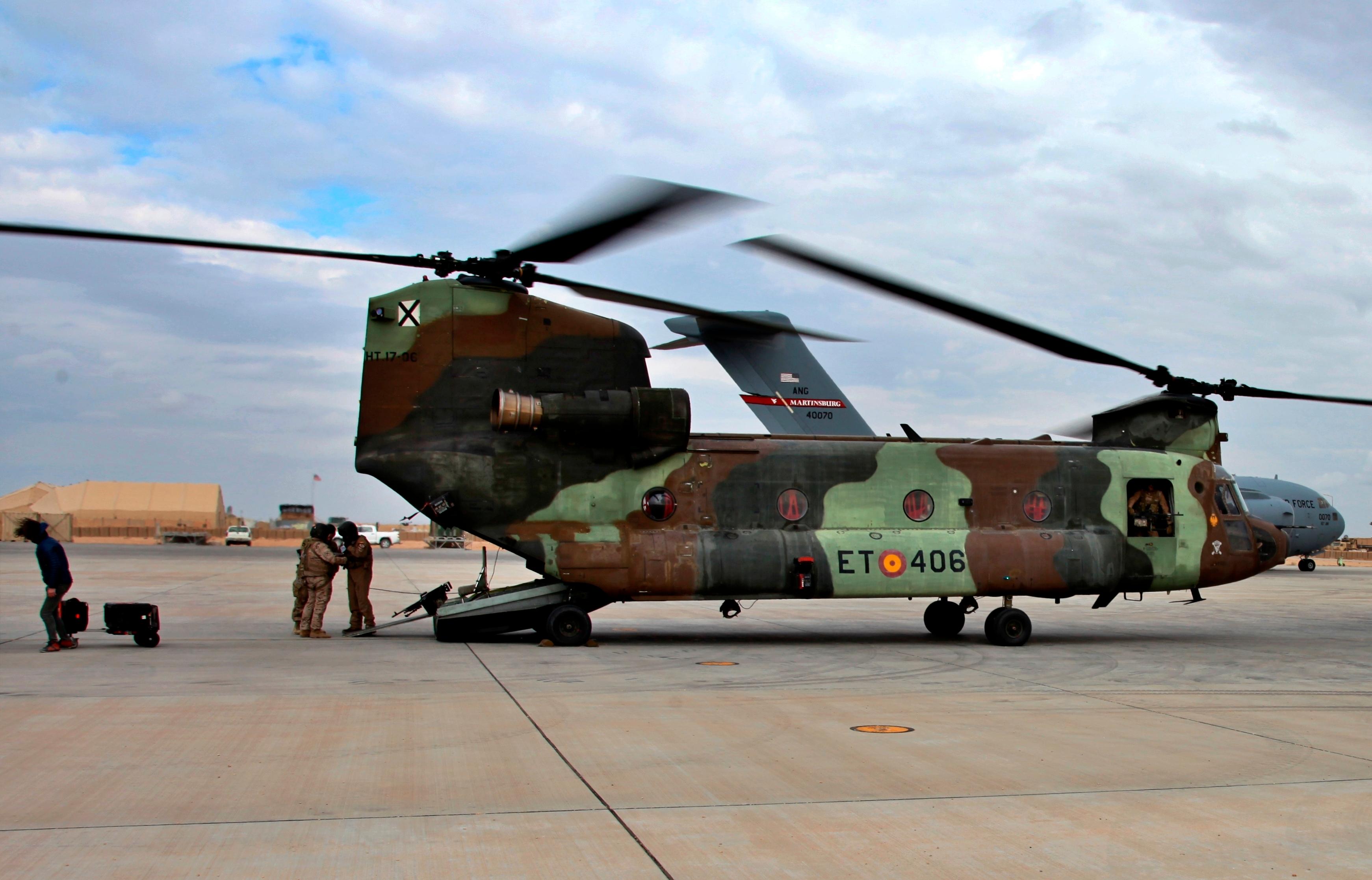 En amerikansk militärhelikopter på en bas i Irak. Arkivbild. Foto: Qassim Abdul-Zahra/AP/TT