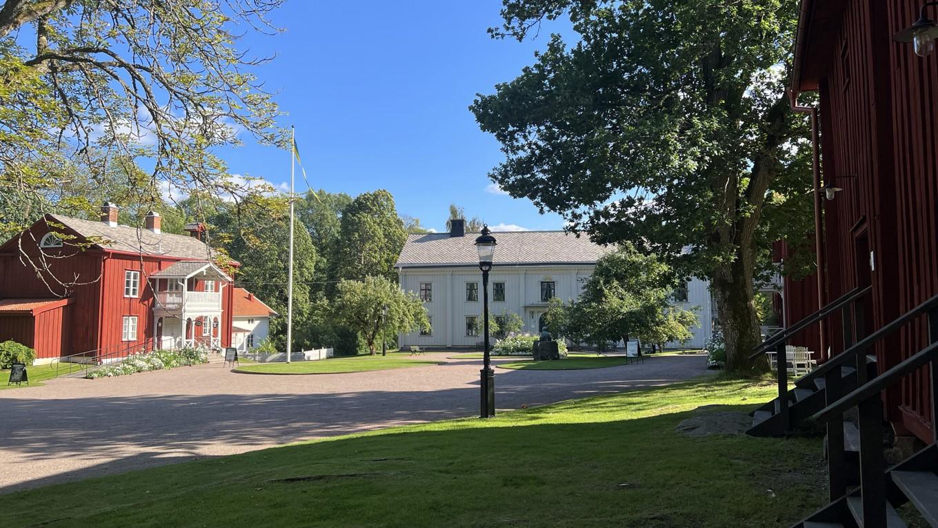 Alsters herrgård, Gustaf Frödings minnesgård, är en 1700-talsherrgård som ligger naturskönt åtta kilometer öster om Karlstad.
Foto: Kristina I. Kleinert