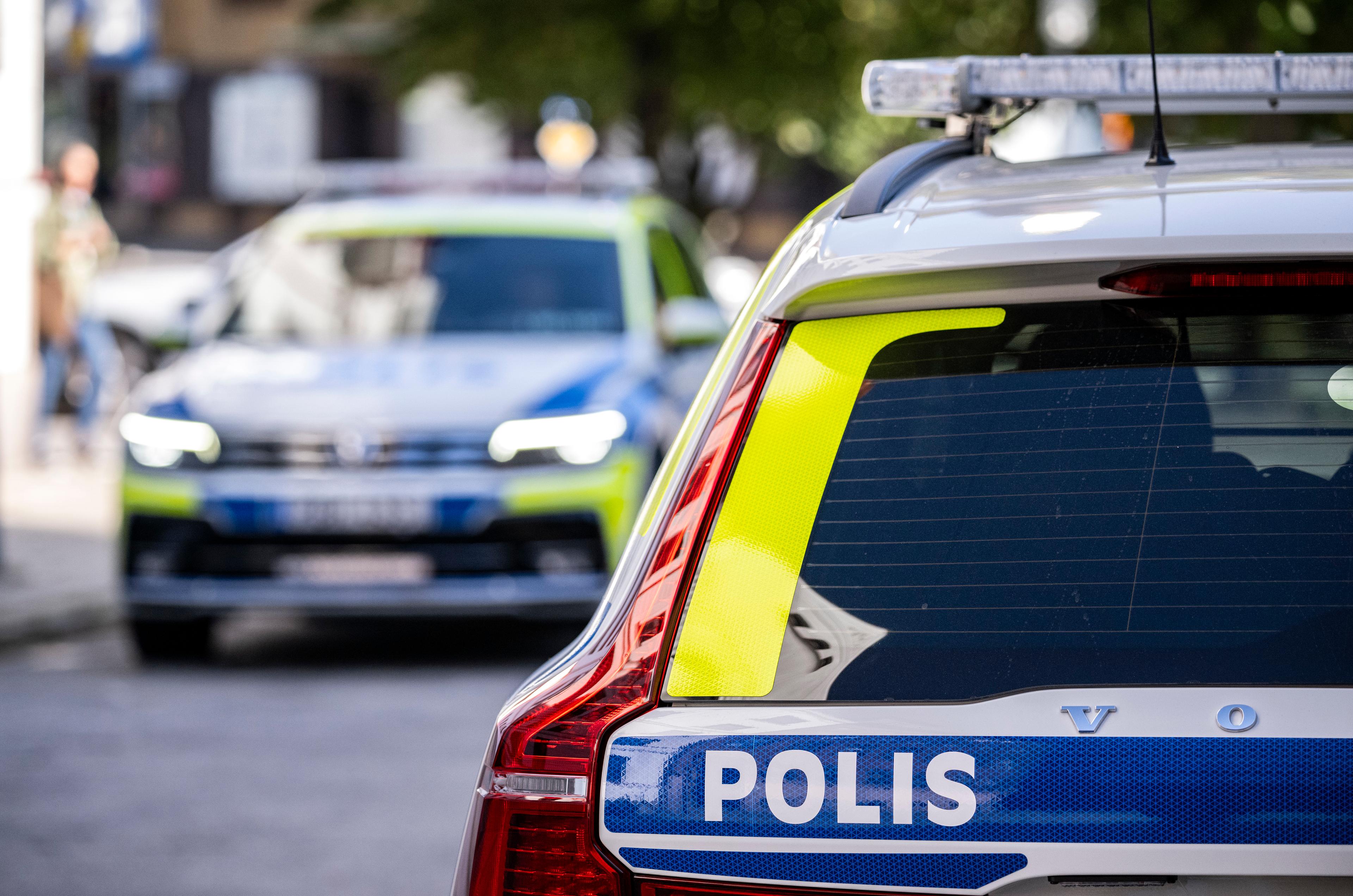 Polis på plats bakom Rättscentrum i Malmö. Foto: Johan Nilsson/TT