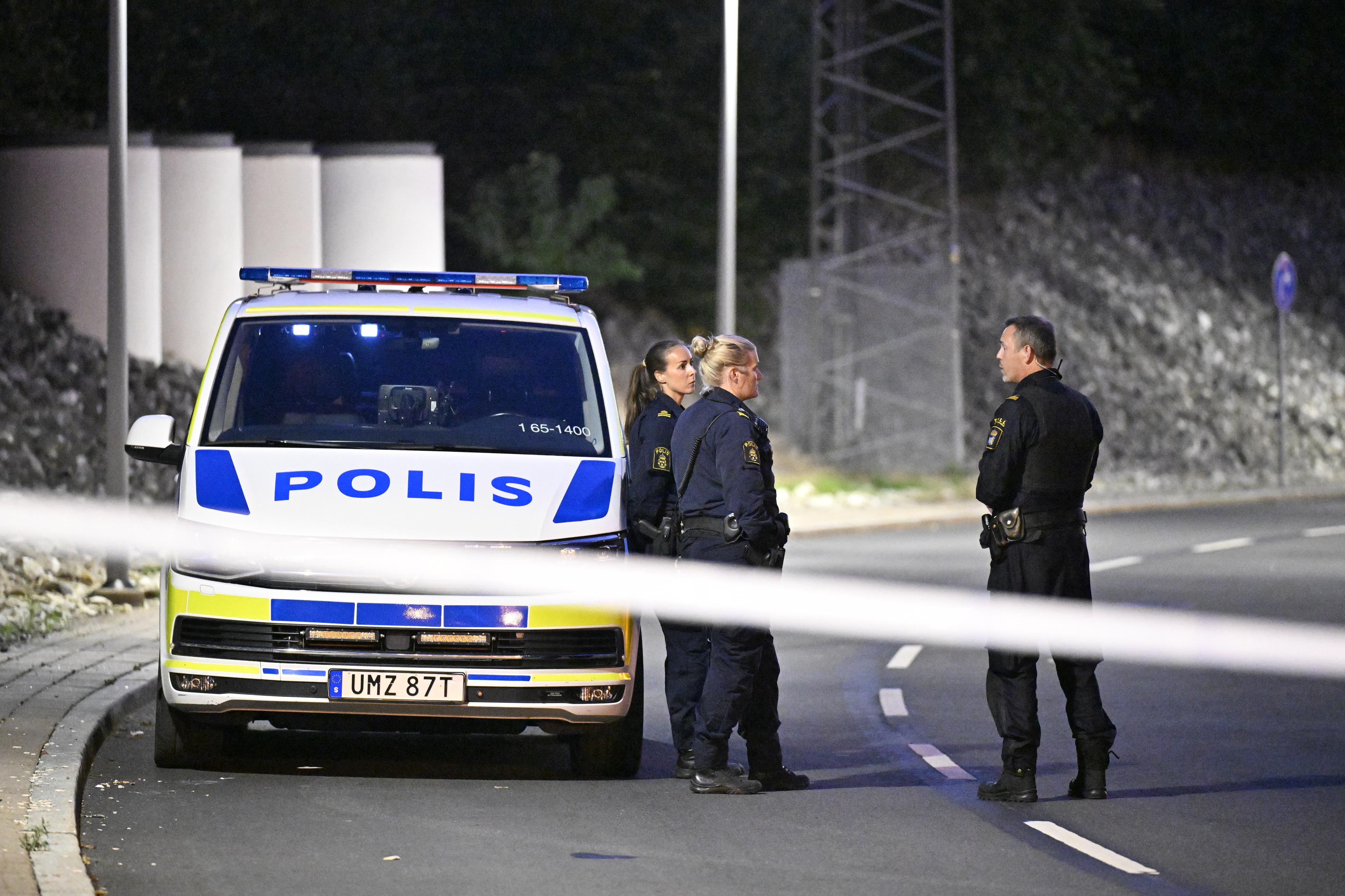 Polis och bombskyddet ryckte ut till en betalstation vid Öresundsbron i Malmö på onsdagskvällen. Foto: Johan Nilsson/TT