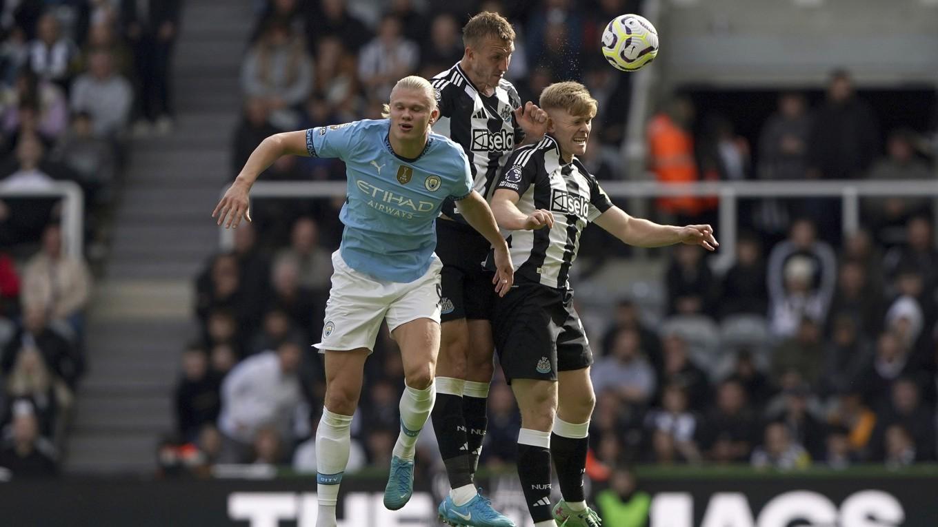 Manchester Citys Eerling Braut Haaland, till vänster, fick sin målsvit bruten i Premier League. Foto: Owen Humphreys/AP/TT