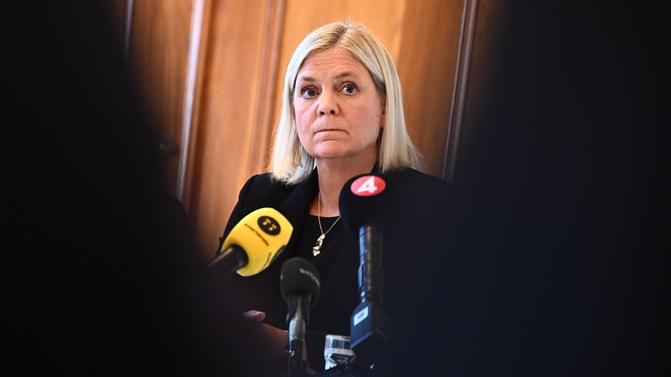 En pressad Magdalena Andersson kommenterar lotteriskandalen i S. Men Lotta Gröning spårar partiets problem bakåt under flera årtionden.
Foto: Claudio Bresciani/TT