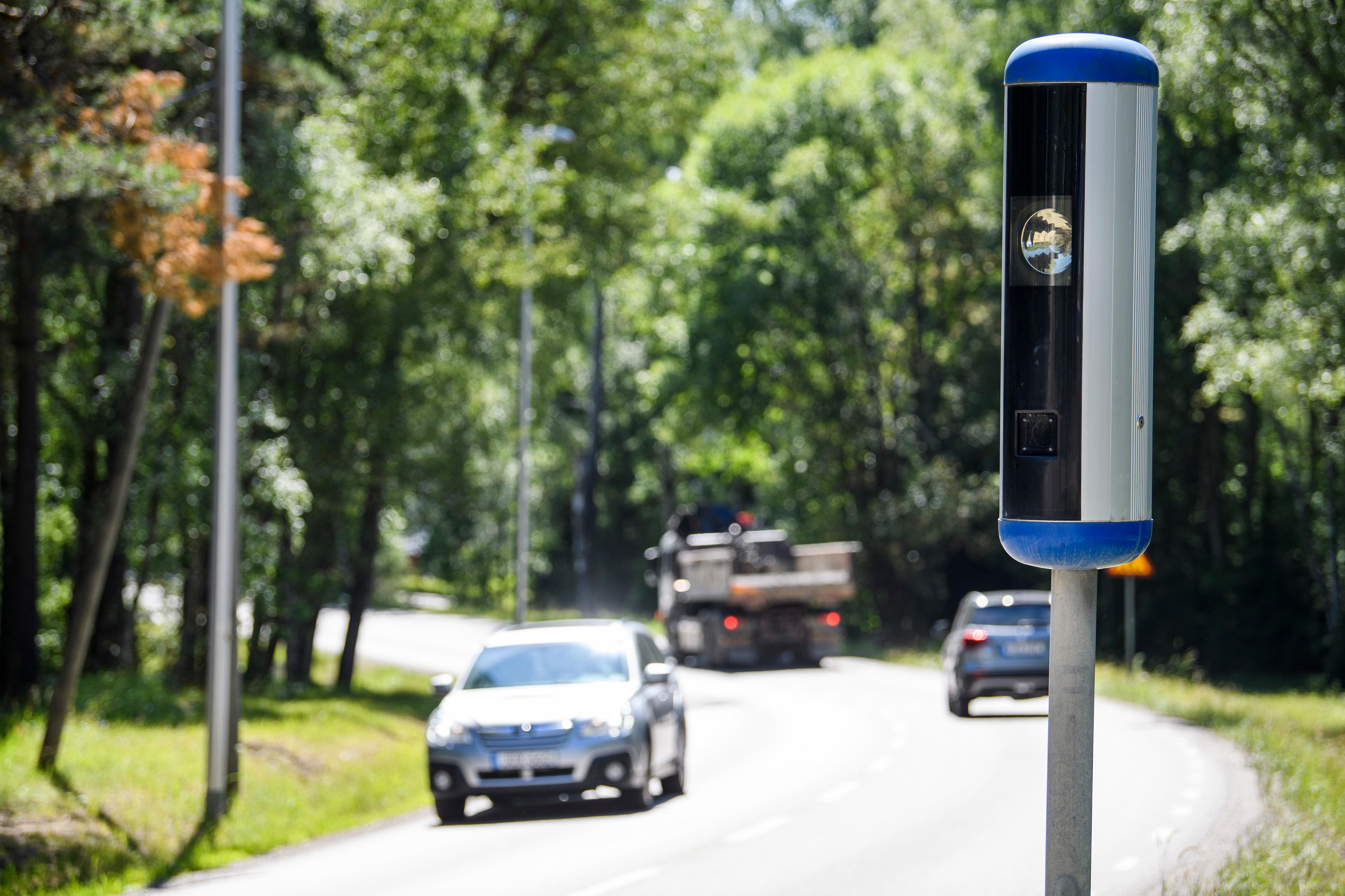 Fartkamera mellan Vårsta och Tumba fångade flest personer som körde för fort 2022. 799 personer åkte fast. Arkivbild. Foto: Oscar Olsson/TT