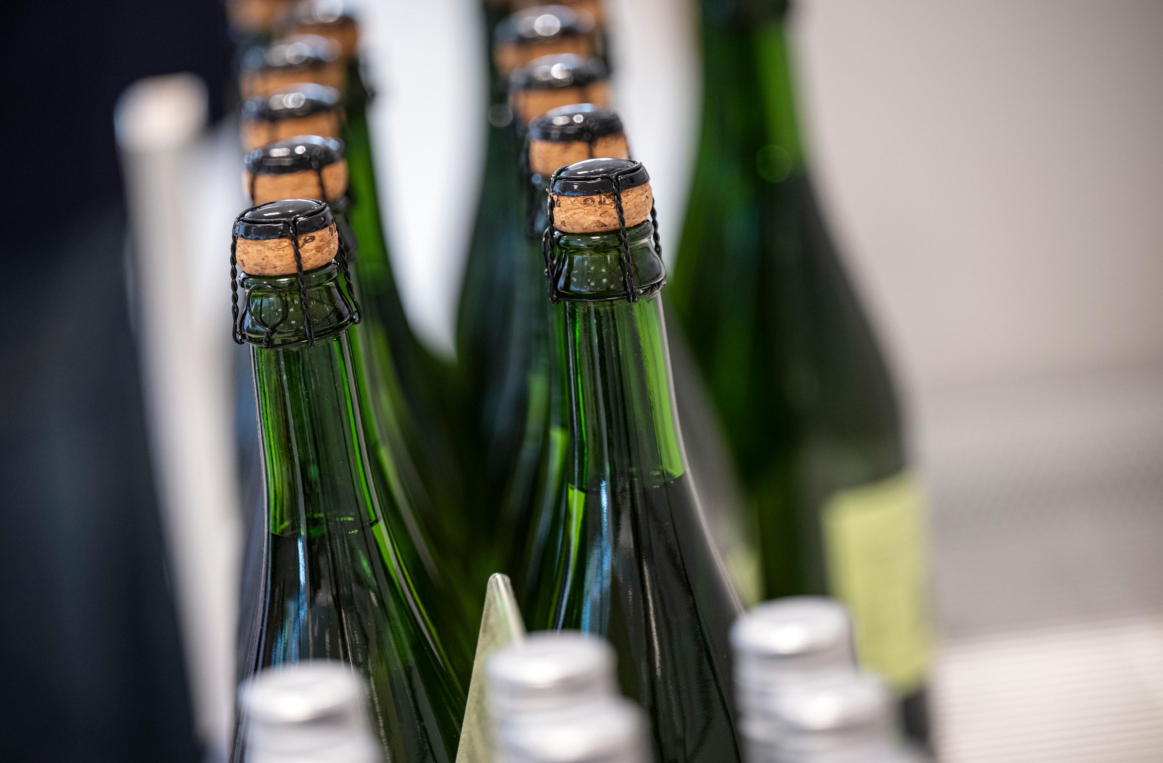 Regeringen vill tillåta gårdsförsäljning av alkohol, men frågan är om det strider mot EU-rätten. Arkivbild. Foto: Johan Nilsson/TT