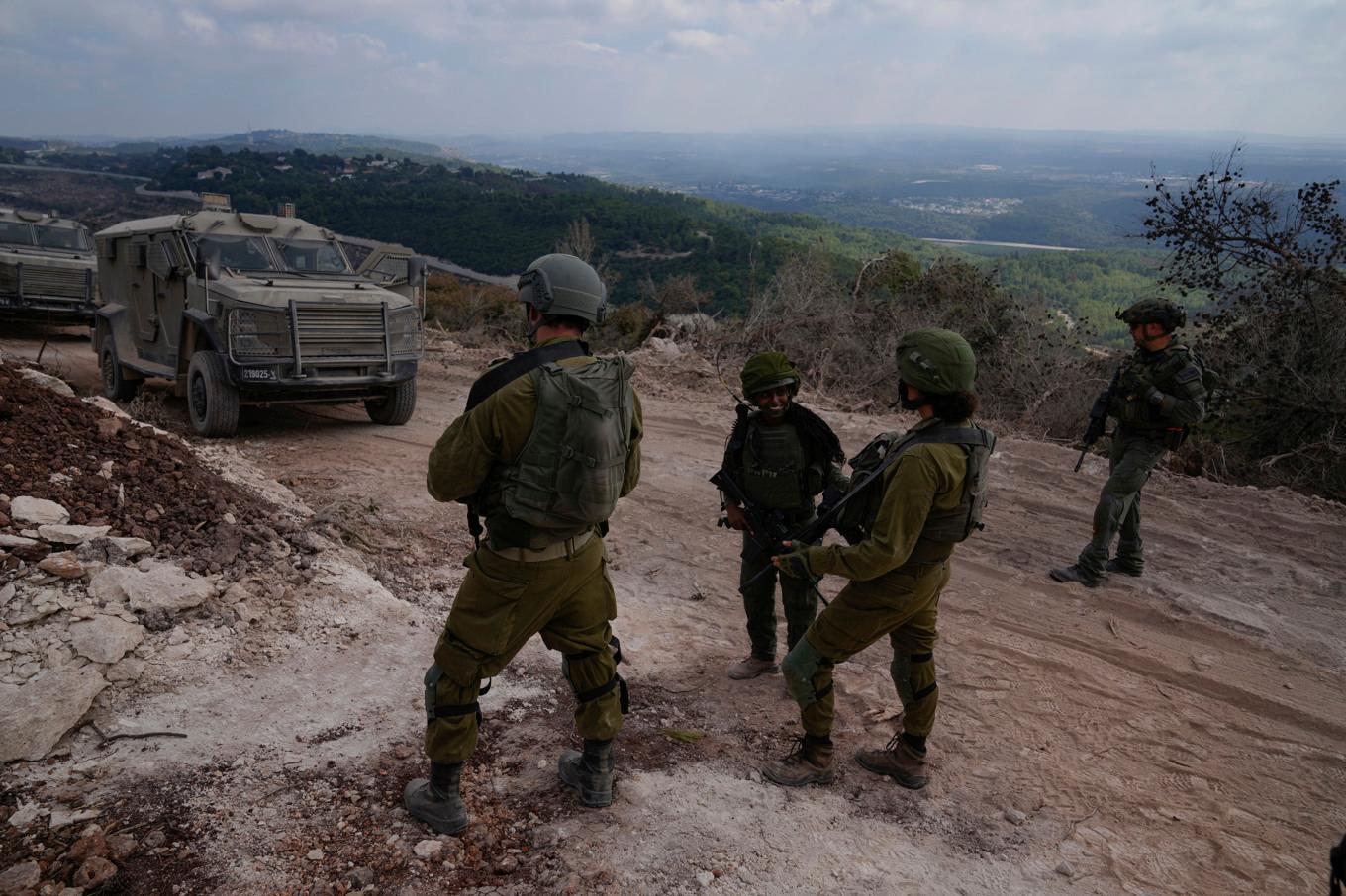 Israeliska soldater i södra Libanon. Bild tagen på söndagen. Foto: Sam McNeil/AP/TT