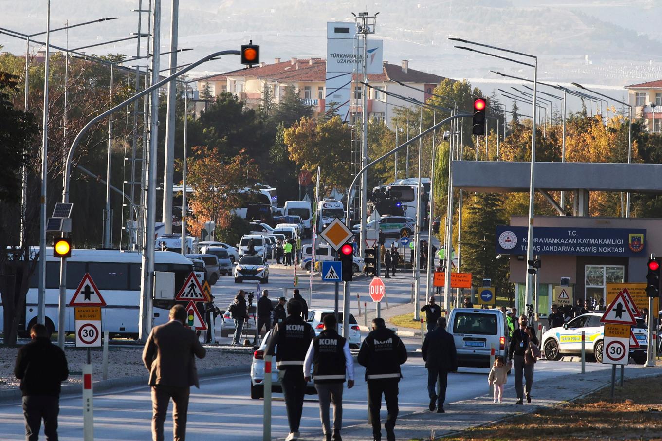 Räddningspersonal larmades till platsen utanför Ankara på onsdagen. Foto: Yavuz Ozden/AP/TT