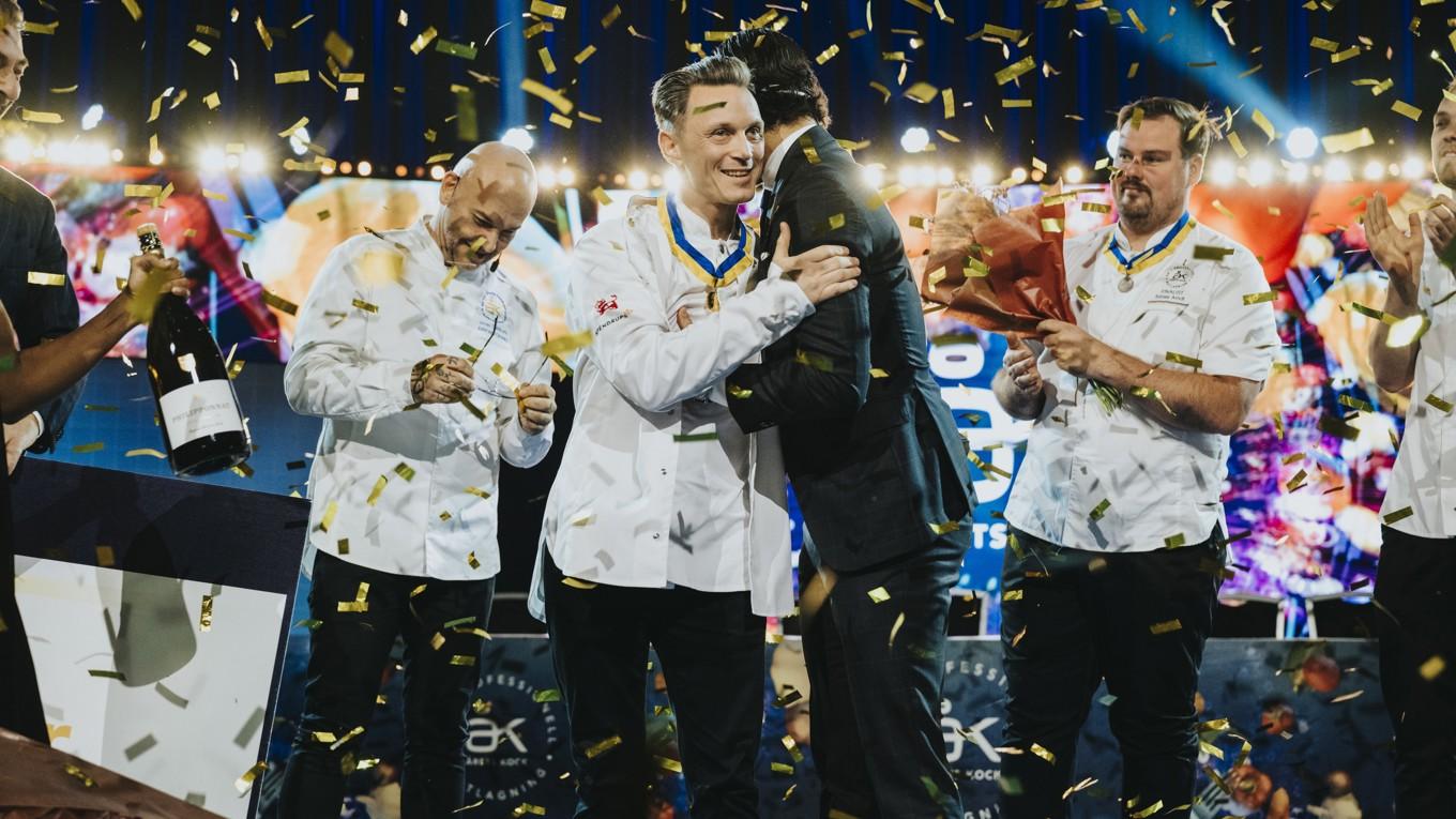 I SM-tävlingen Årets Kock 2024 lyckades stockholmaren Michael Andersson från stjärnkrogen Celeste allra bäst med sina tre rätter och kan nu titulera sig svensk mästare i professionell matlagning. Foto: Samuel Unéus