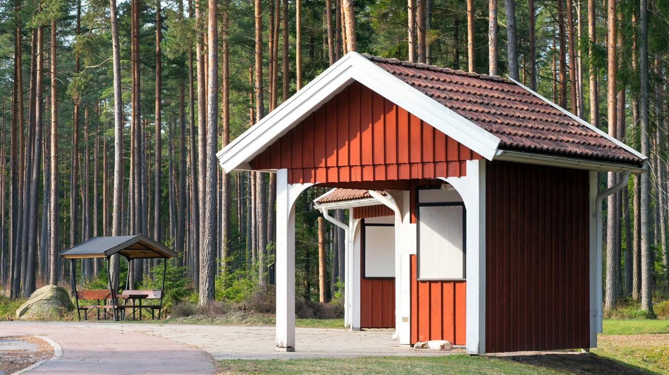 Många bilister känner sig otrygga när det gäller att stanna till vid en rastplats på kvällen. Foto: Stefan Holm/Shutterstock