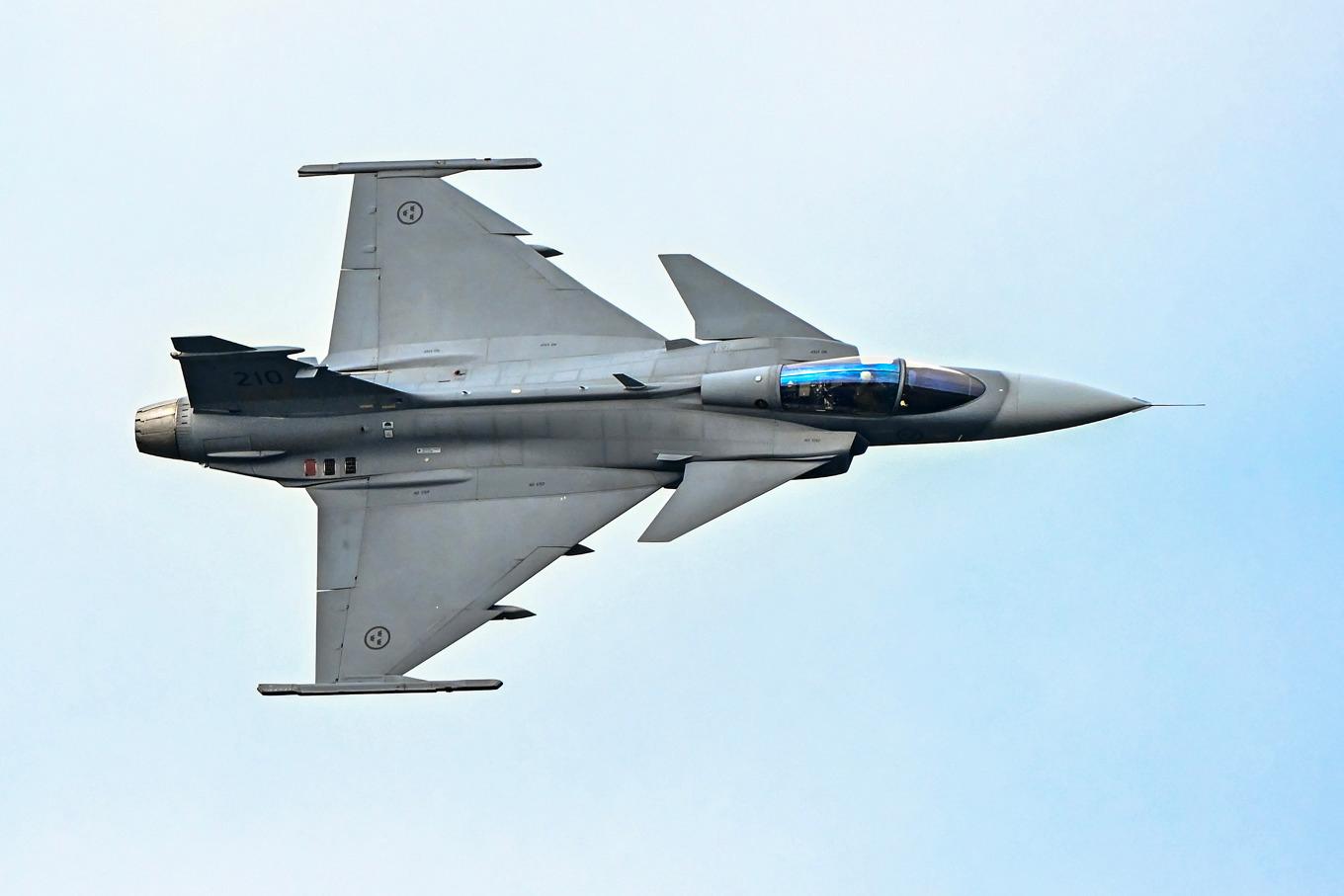 Försvarskoncernen Saab, tillverkare av stridsflygplanet Gripen, skriver på ett samförståndsavtal med fokus på solenergisatsningar i Thailand. Arkivbild Foto: Jonas Ekströmer/TT