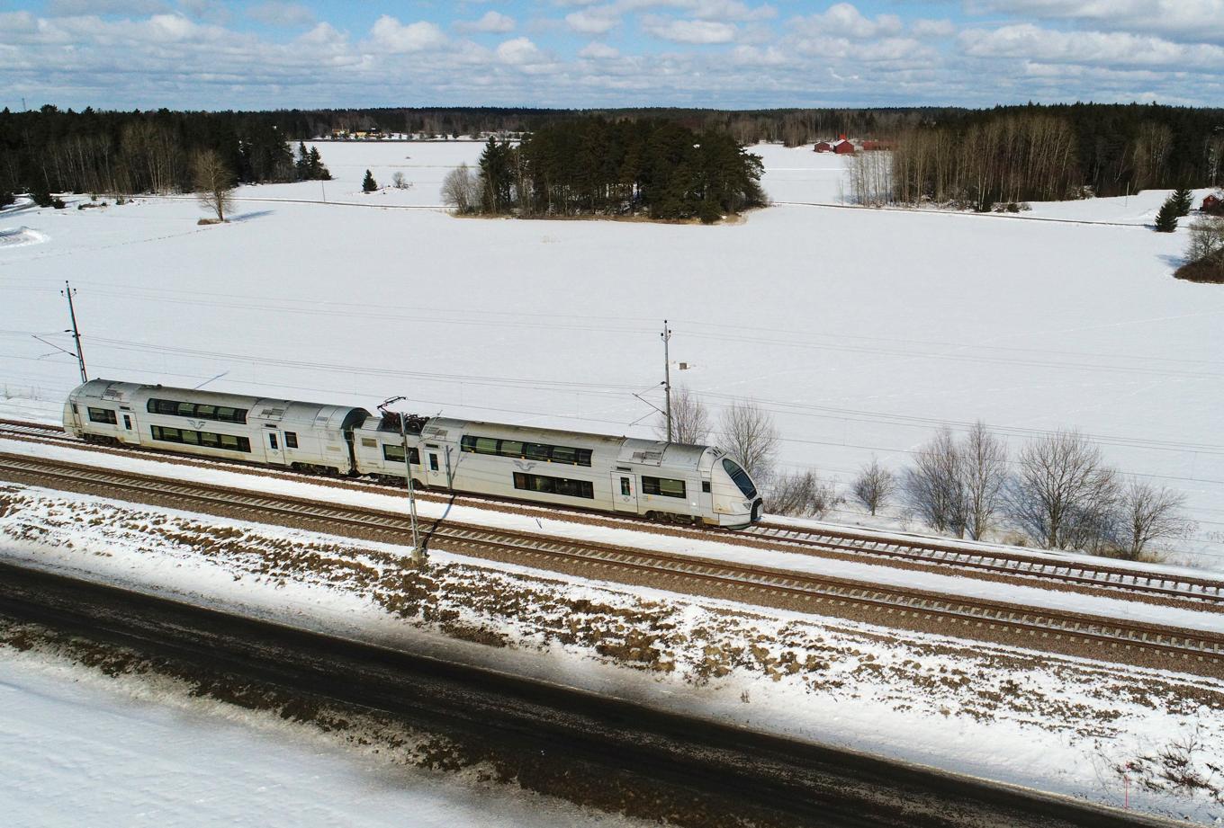 En ny metod med högtalarsystem längs tågspåren kan leda till färre viltolyckor, hoppas forskare. Arkivbild. Foto: Fredrik Sandberg/TT