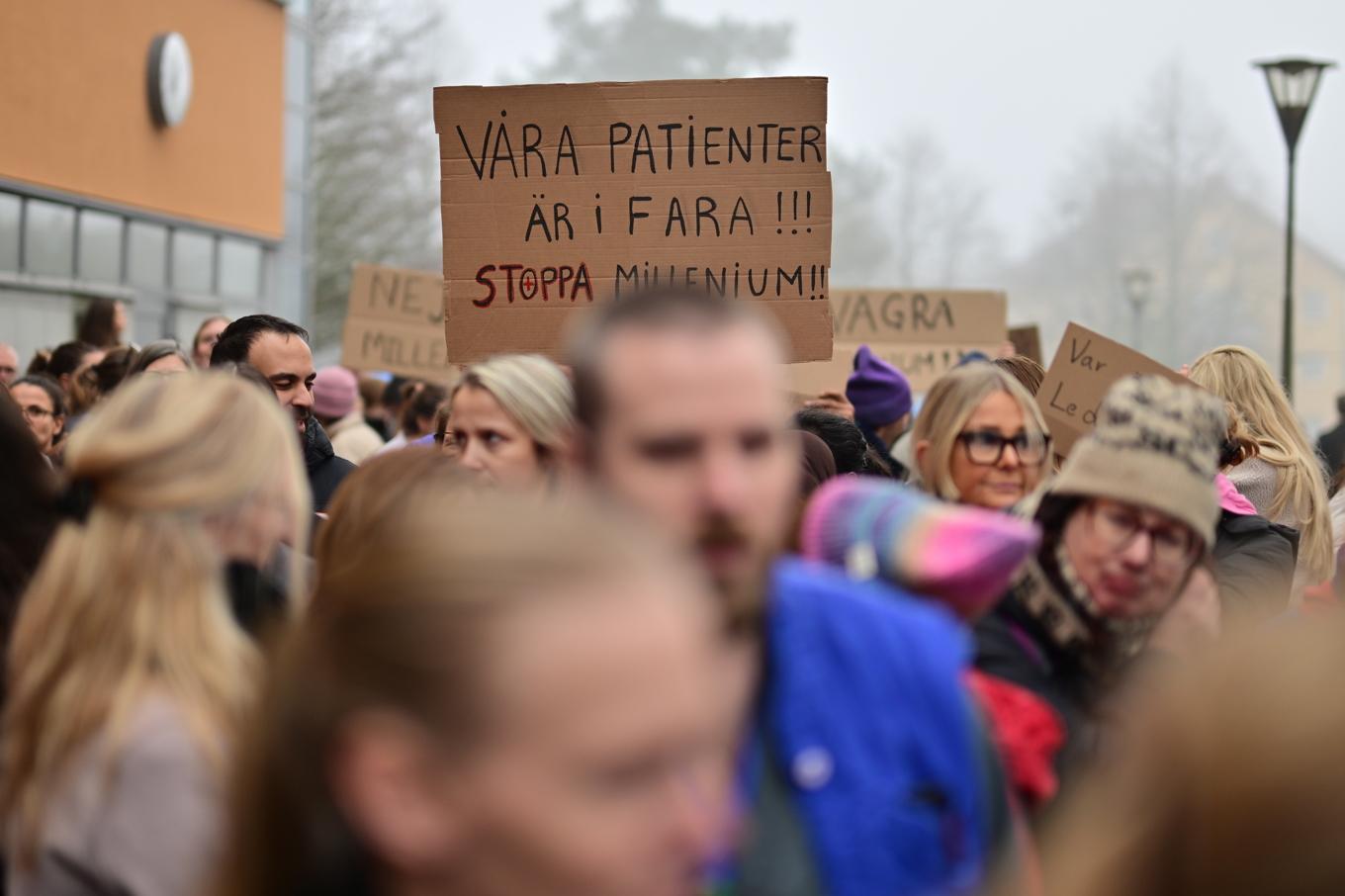 Ett hundratal vårdanställda i Sjuhärad protesterade mot införandet av journalsystemet Millennium förra veckan. Foto: Björn Larsson Rosvall/TT