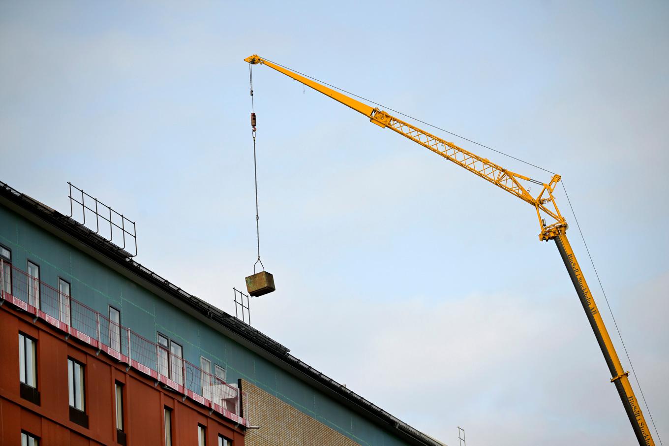 Bostadsbyggandet har planat ut under officiella mål enligt en branschindikator. Arkivbild Foto: Janerik Henriksson/TT