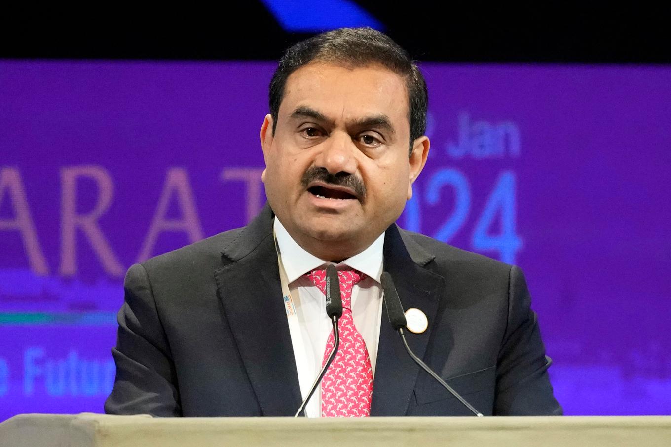 Den indiske miljardären Gautam Adani, ordförande i den indiska bolagsgruppen Adani och en av världens rikaste, åtalas i USA för att ha betalat ut stora mutor. Arkivbild, Foto: Ajit Solanki/AP/TT