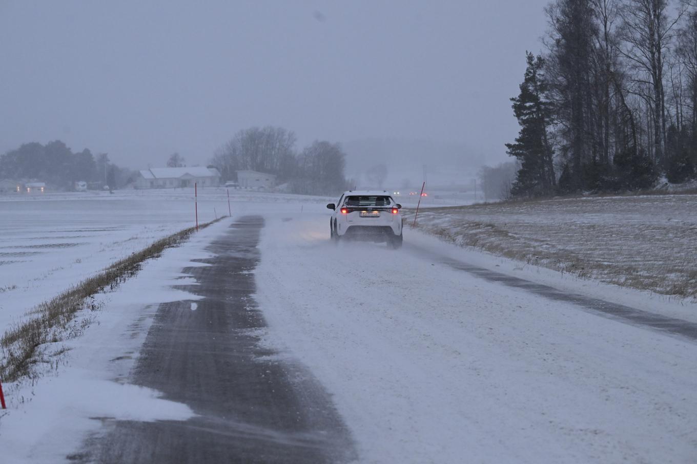 SMHI har utfärdat en gul varning för plötslig ishalka i norra Sverige. Arkivbild. Foto: Fredrik Sandberg/TT