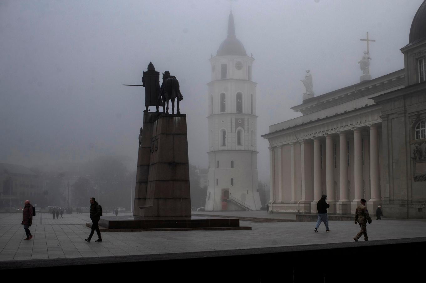 Tre kinesiska diplomater får lämna Litauen. Arkivbild från huvudstaden Vilnius. Foto: Mindaugas Kulbis/AP/TT