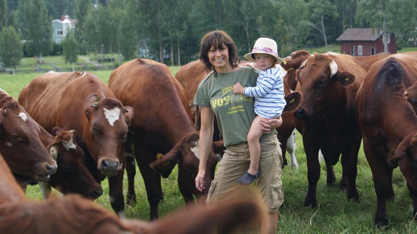 Det viktigaste, enligt Marit Norlander: ”Barnen, djuren och att ta ansvar för dem vi har omkring oss, så att de får bra liv.” Foto: Privat