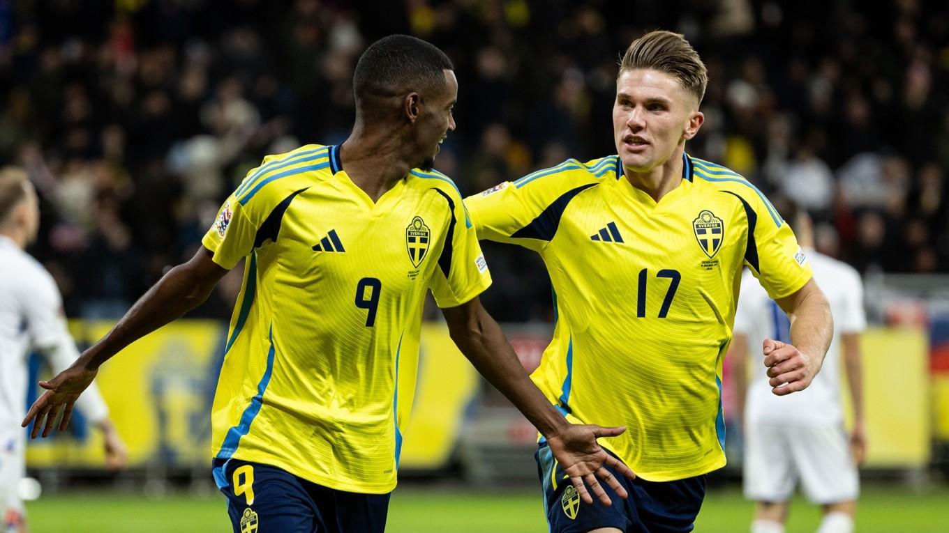 Om Alexander Isak och Viktor Gyökeres bränner sina chanser får det svenska laget ändå möjlighet att nå VM 2026 via en livlina. Foto: Michael Campanella/Getty Images