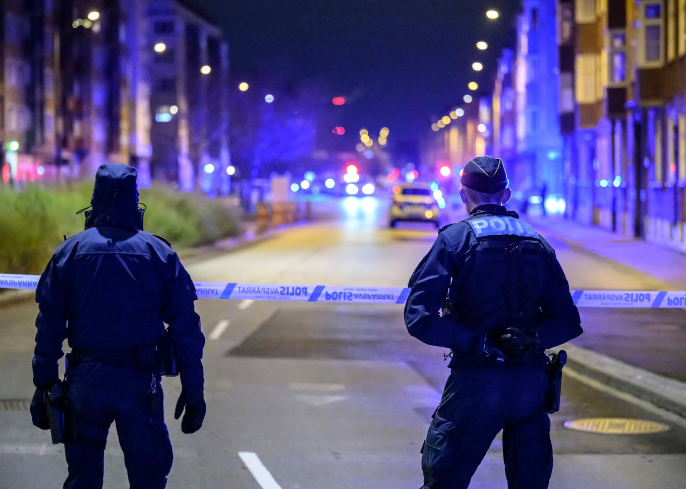 Polis och avspärrningar på Nobelvägen i Malmö, efter en ny detonation på torsdagskvällen. Foto: Johan Nilsson/TT