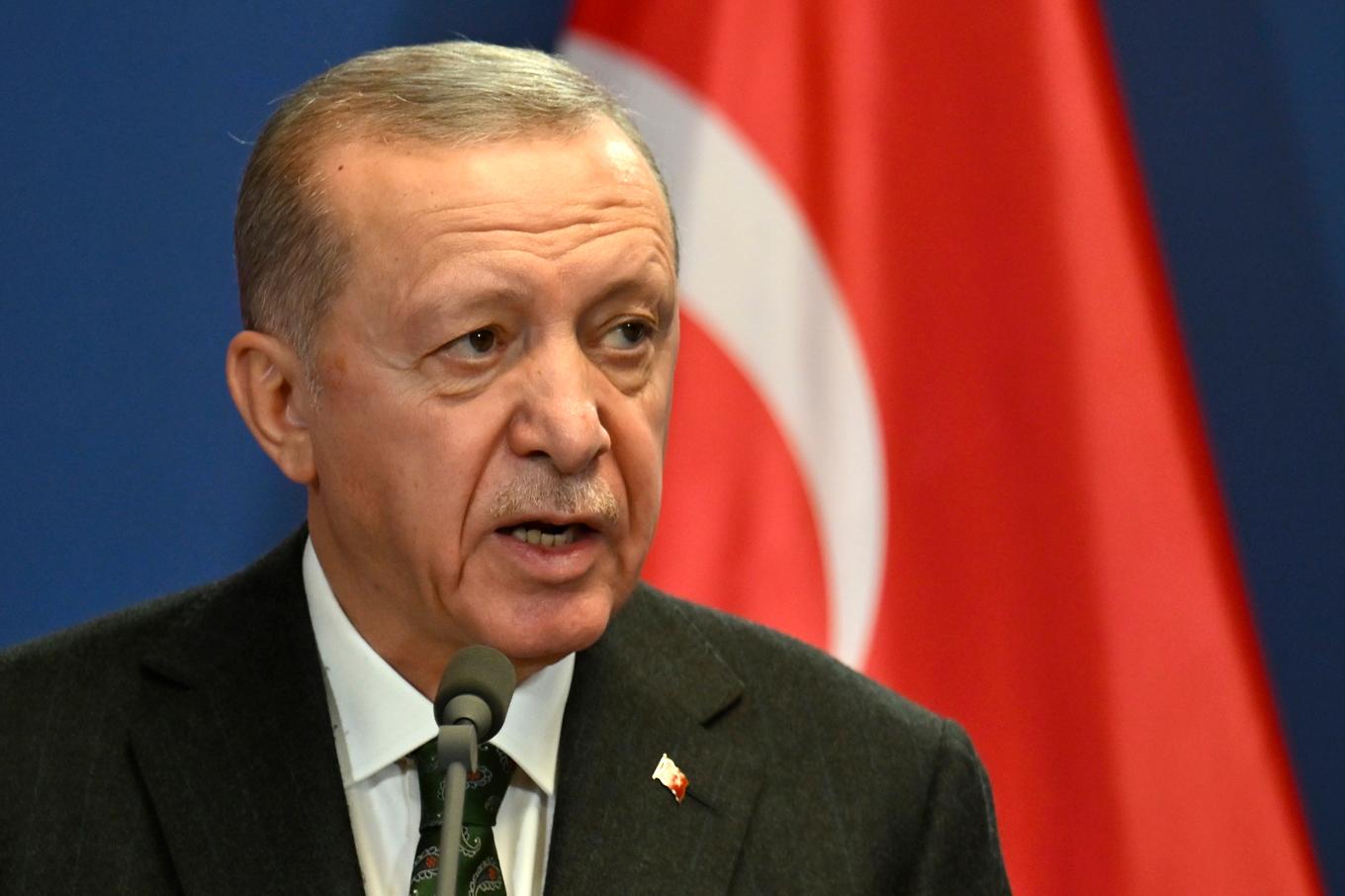 Ett tiotal civila har dödats i ett turkiskt drönaranfall mot ett kurdiskt kontrollerat område i Syrien. Här är Turkiets president Recep Tayyip Erdogan. Arkivbild. Foto: Denes Erdos/AP/TT