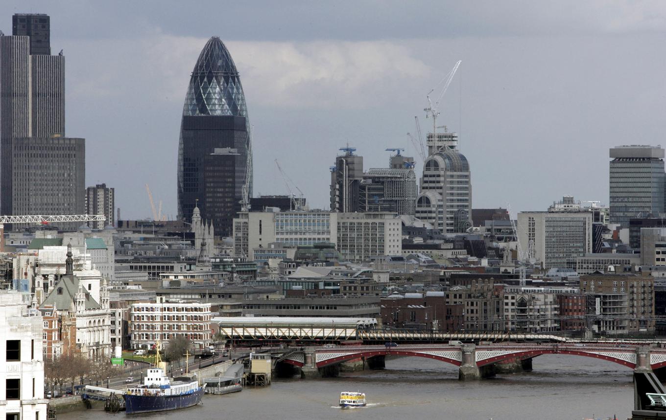 "The Gherkin" i Londons finansdistrikt ska snart bli granne med en betydligt högre byggnad: "1 Undershaft". Arkivbild Foto: Kirsty Wigglesworth