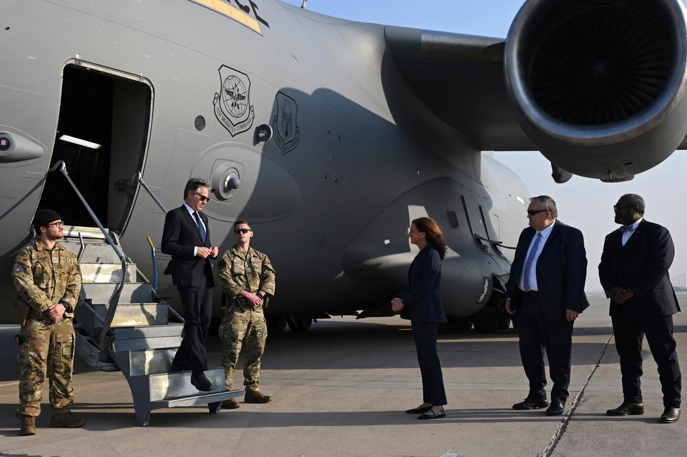 USA:s utrikesminister Antony Blinken landar i Bagdad, Irak. Foto: Andrew Caballero-Reynolds/AP/TT