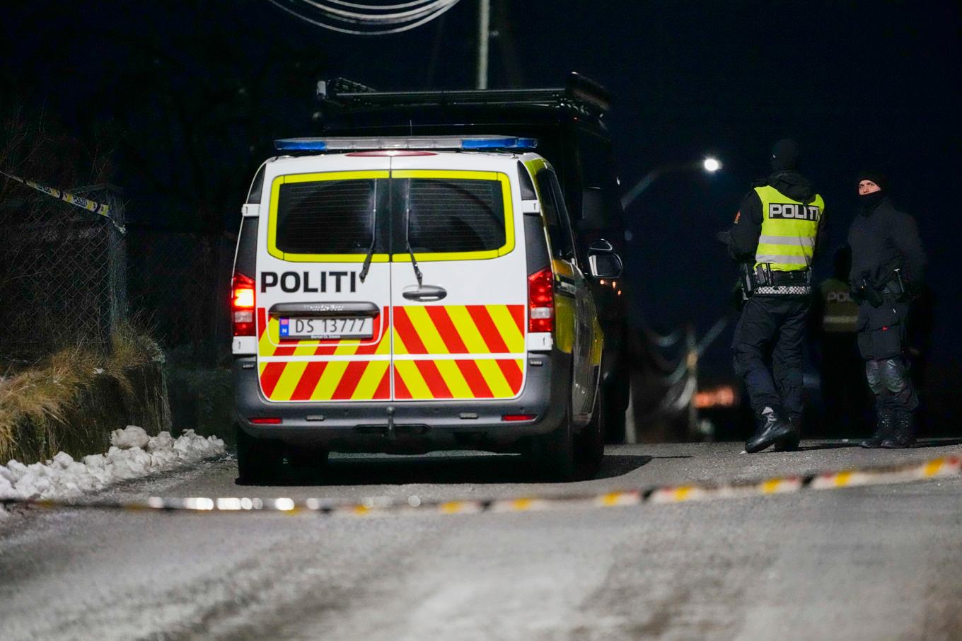 Polis på plats vid brottsplatsen. Foto: Terje Bendiksby/NTB/TT