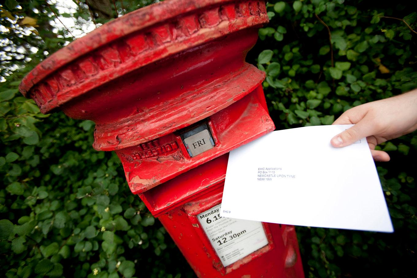 En av det brittiska postverkets, Royal Mail, brevlådor. Foto: Newscast/Ally Carmichael via AP/TT