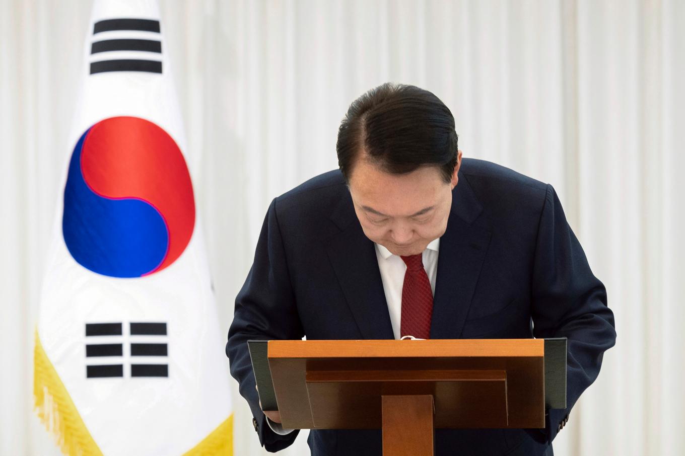 Sydkoreas nu avstängde president Yoon Suk-Yeol när parlamentet den 14 december hade röstat för att ställa honom inför riksrätt. Foto: Presidentens kansli via Yonhap/AP/TT