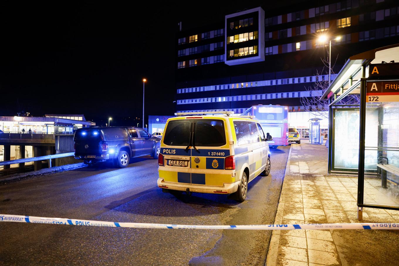 Polisinsats på platsen efter mordet i Fittja den 21 mars i år. Foto: Christine Olsson/TT