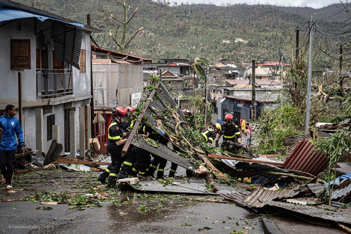 Förödelsen är stor i Mayotte. Foto: AP/TT