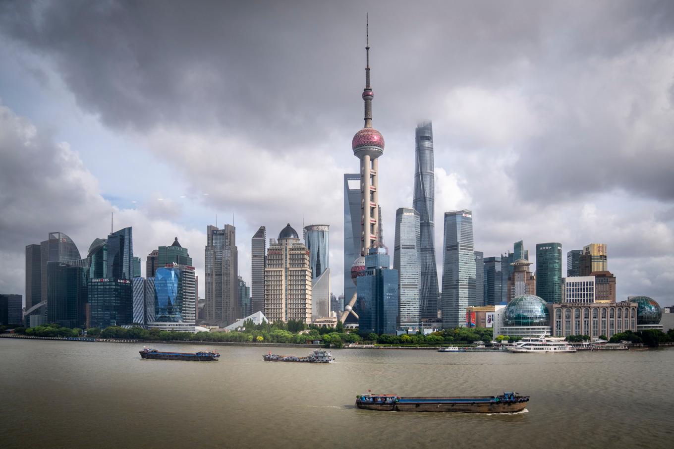 Problemen på den kinesiska fastighetsmarknaden fortsätter. Här byggnader i Shanghai, Kinas finansiella centrum. Arkivbild. Foto: Heiko Junge/NTB Scanpix/TT