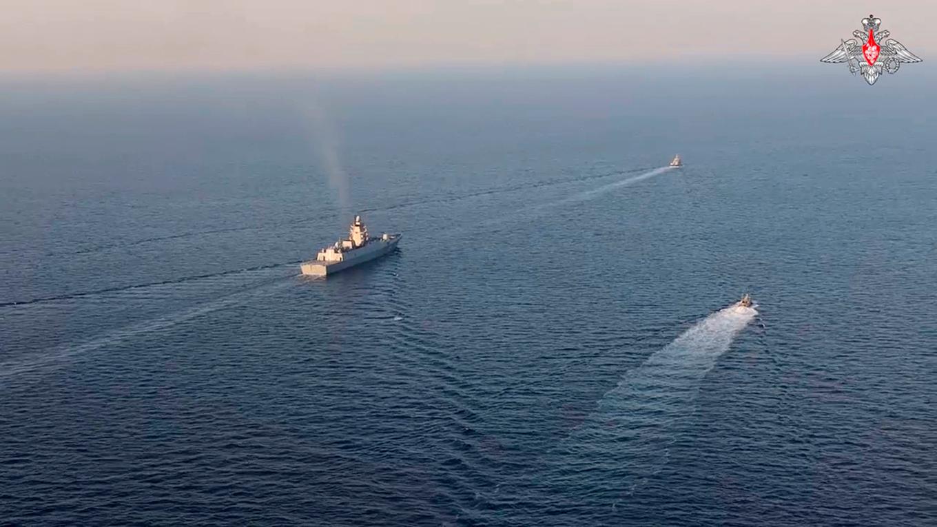 Ett ryskt stridsfartyg i Medelhavet i början av december. Arkivbild. Foto: Ryska försvarsdepartementet via AP/TT