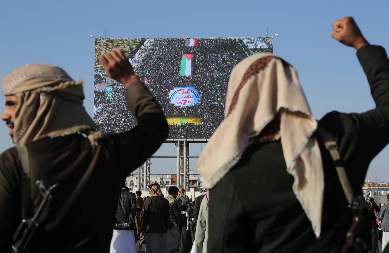 Stridande som tillhör Huthirörelsen i Jemen. Arkivbild. Foto: Osamah Abdulrahman/AP/TT