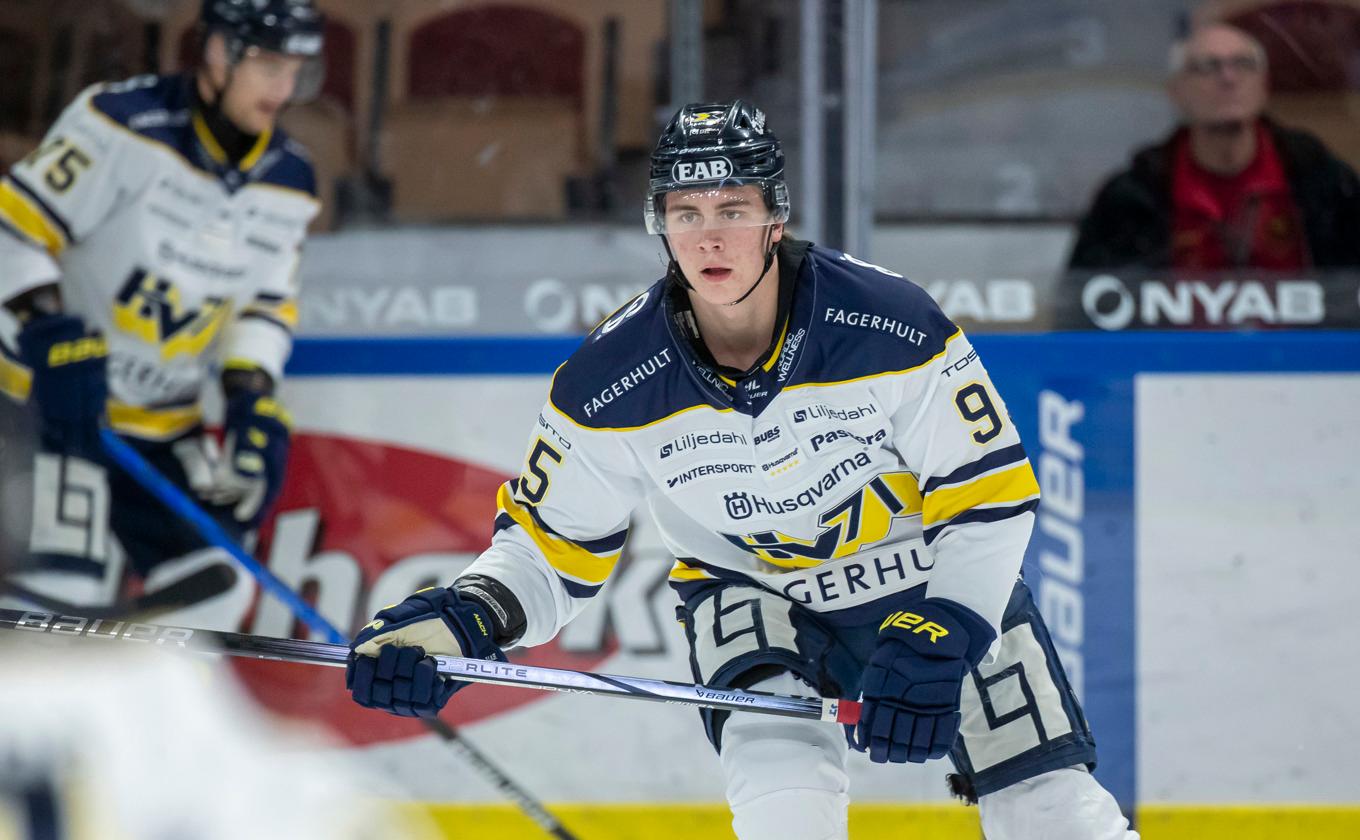 HV71:s Herman Träff blev tvåmålsskytt i gruppfinalen i JVM i Kanada, när Sverige slog Tjeckien med 4–2. Arkivbild. Foto: Pär Bäckström/TT