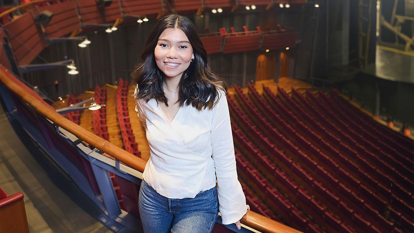 Feline Andersson, född 2000, gjorde sin första huvudroll i musikalen ”Wicked” tidigare i år. Nu är hon återigen aktuell på Göteborgsoperan som Kim i ”Miss Saigon”. Foto: Lennart Sjöberg