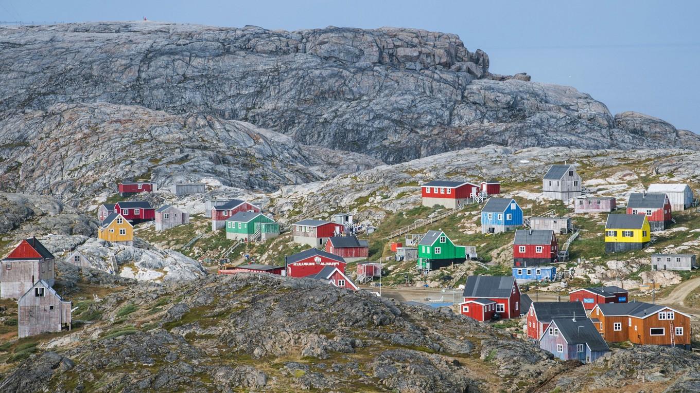 På bilden ser man staden Kulusuk på Grönland. Foto: Jonathan Näckstrand/AFP via Getty Images