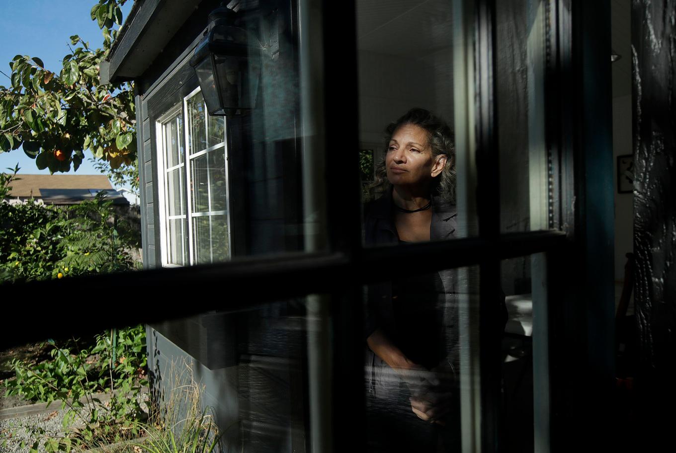 Jordan Vilchez, som flyttade till sekten Folkets tempels bosättning i Guyana som 14-åring, har blandade känslor inför turismprojektet. Bild tagen 2018. Foto: Jeff Chiu/AP/TT