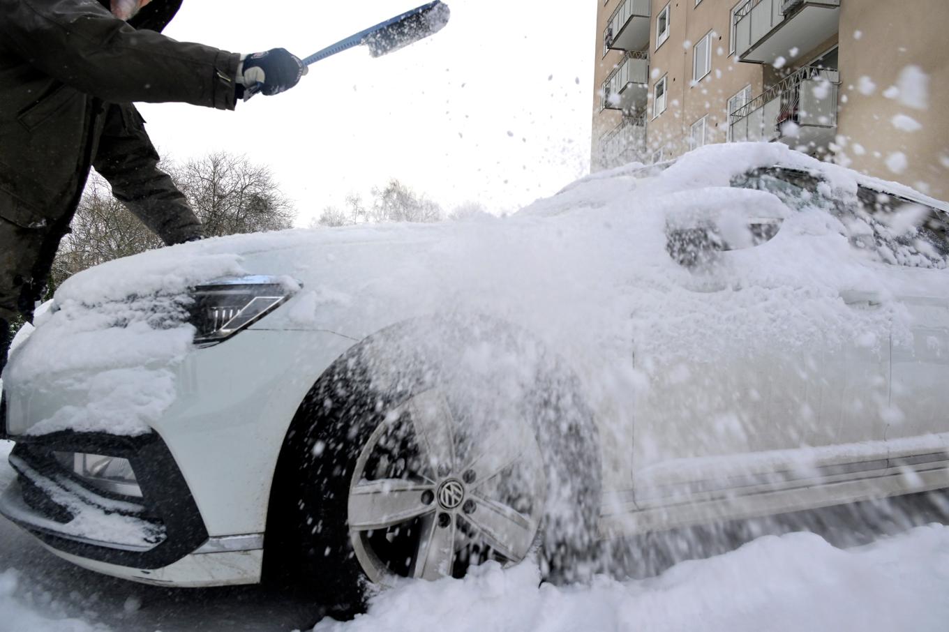 SMHI utökar den gula vädervarningen för snöfall under måndagen i södra Sverige. Arkivbild. Foto: Janerik Henriksson/TT