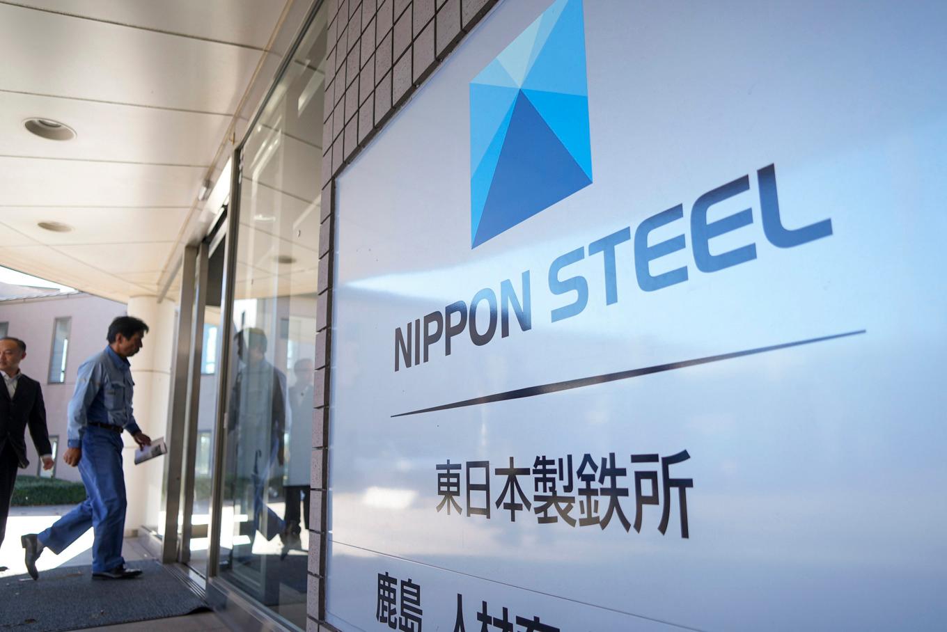 Japanska ståljätten Nippon Steel har tillsammans med konkurrenten US Steel stämt den amerikanska regeringen. Det ledde till kursuppgång för US Steel. Arkivbild. Foto: Ayaka McGill/AP/TT