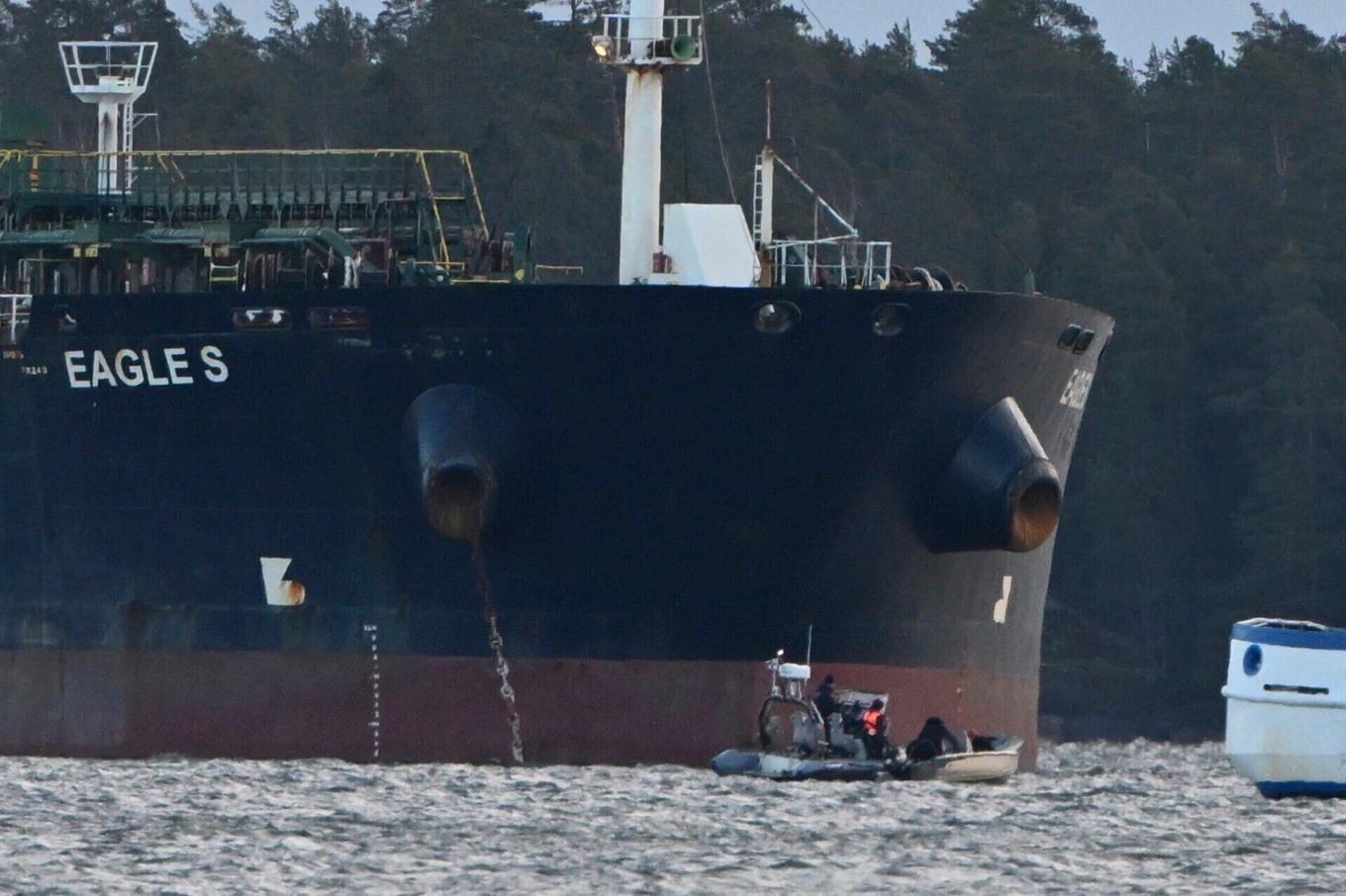 Oljefartyget Eagle S som misstänks tillhöra ryska skuggflottan. Arkivbild. Foto: Jussi Nukari/AP/TT